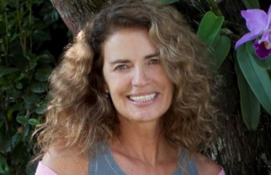 Nora Rousseaux y Equipo